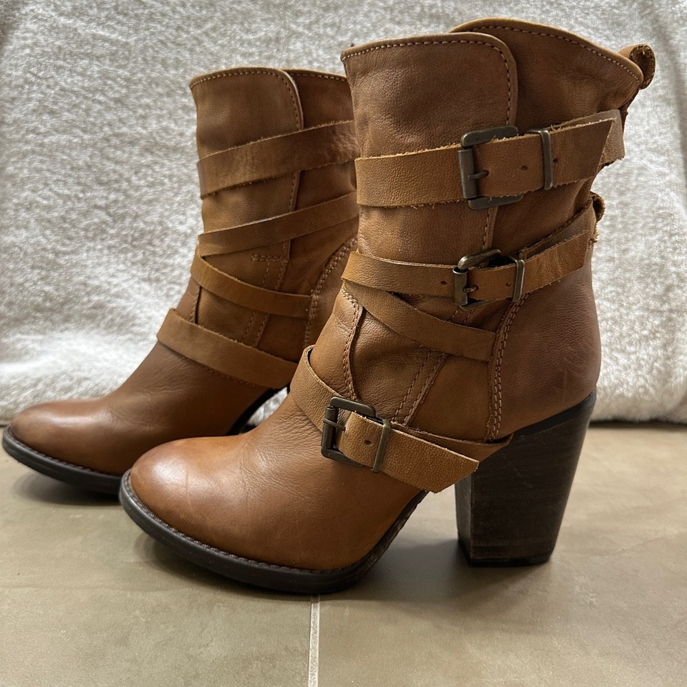 Steve Madden Tan Leather Strappy Heeled Yale Boots Size 8M